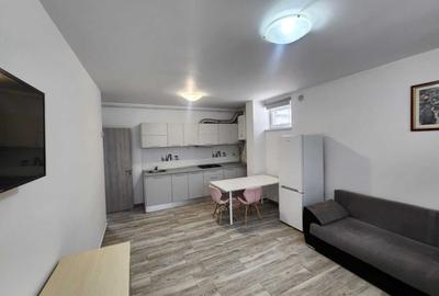 Apartament cu 2 camere decomandat în Apărătorii Patriei