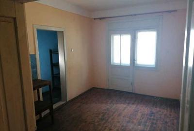 Casă cu 4 camere în Orașu Nou - 3