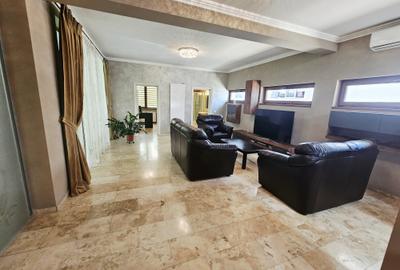 Casă individuală cu 4 camere cu Canalizare în 9 Mai - 12