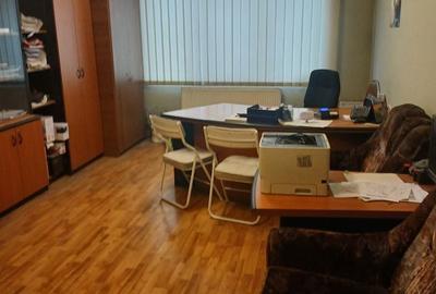 Casă cu 4 camere în Central - 2