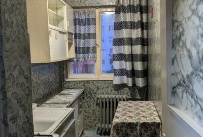 Proprietar vand apartament cu 3 camere semidecomandat Proprietar vand apartament cu 3 camere semidecomandat - 4