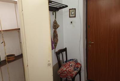 Vanzare garsoniera Anastasie Panu, libera, parter,blocul in planul 2 - 8