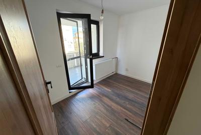 Apartament cu 3 camere decomandat în Decebal - 3