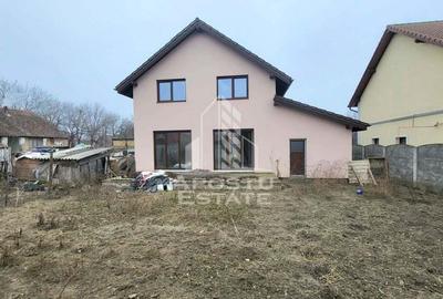 Casa individuala cu 5 camere si garaj,Parta - 1