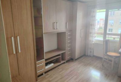 Apartament cu 4 camere semidecomandat în Rogerius - 4