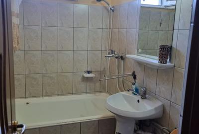 Apartament 2 camere  zona Tomis 3  350E - 4