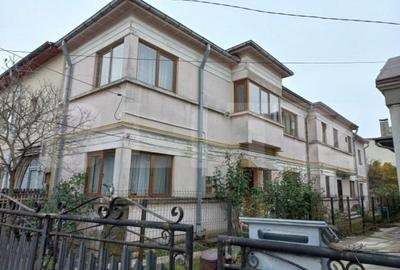 Casă cu 4 camere cu Teren 80 Mp în Central - 12
