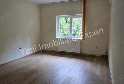 Spațiu comercial, de 280 mp, în Central - 3