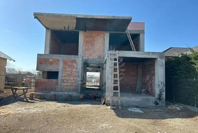 Casă cu 6 camere cu Teren 1600 Mp în Târgșoru Vechi - 4