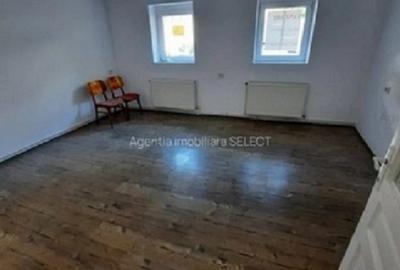 Un etaj, 3 camere in casa, Centrul Civic zona AFI - 4