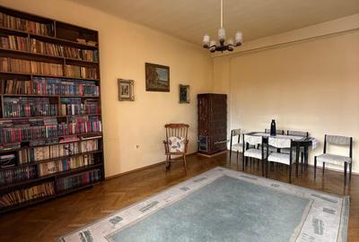 Apartament cu 3 camere semidecomandat în Central - 1