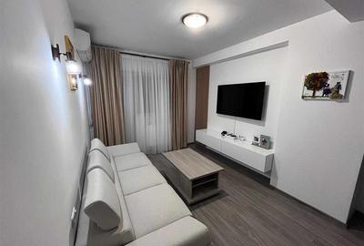 Apartament cu 2 camere decomandat în Tractorul