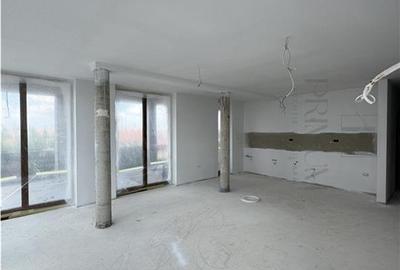 Penthouse cu 3 camere semidecomandat în Fratelia - 1