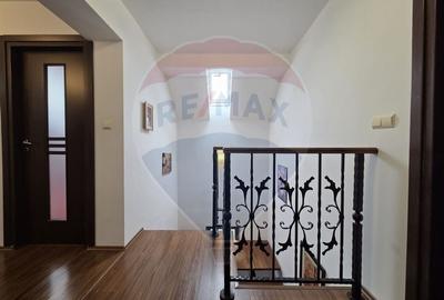 Casa de vis cu 4 dormitoare intr-o zona linistita din Salonta - 22
