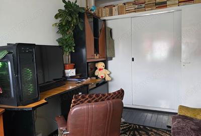 Apartament cu 4 camere decomandat în Progresul - 16