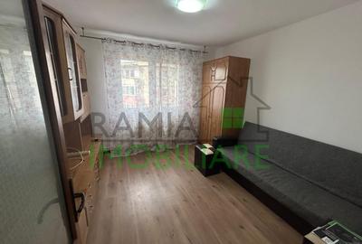 Garsoniera mobilata in Tractorul, aproape de Coresi - 2