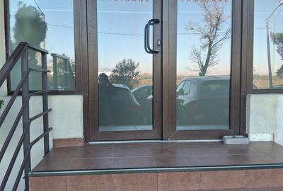 Chitila Colosseum Mall Carrefour stradal - 1