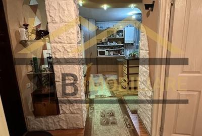 Apartament cu 2 camere decomandat în Rovinari - 4