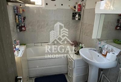 Apartament 3 camere de vanzare Micro 5/1, Bd. Traian - 7