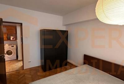 Apartament 3 camere de inchiriat, in zona Centrala -  vedere catre Blvd Mircea - 16