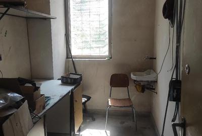Spațiu comercial, de 249 mp, în Central - 9