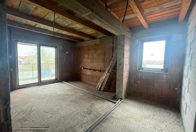 Casă cu 6 camere cu Teren 428 Mp în Coșteiu - 28