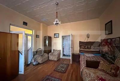 Casă cu 3 camere cu Teren 1200 Mp în Central - 1