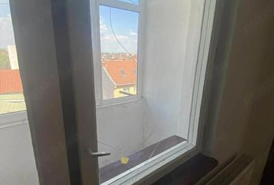 Apartament cu 2 camere semidecomandat în 14 Mai - 9
