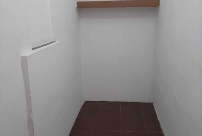 Garsonieră decomandată în Far