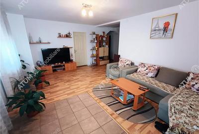 Casă cu 5 camere cu Teren 250 Mp în Vasile Aaron - 2