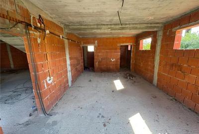 Casă cu 4 camere cu Teren 257 Mp în Livada de Bihor - 6