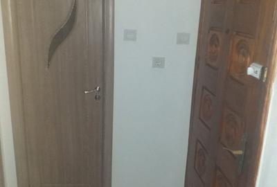 Apartament cu 3 camere semidecomandat în 23 August - 7