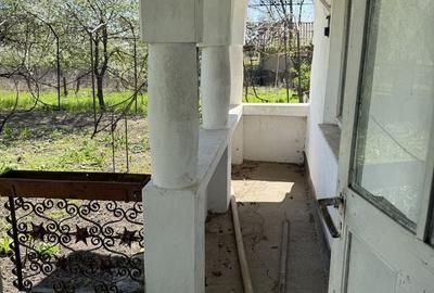Casă cu 4 camere în Bălteni - 1