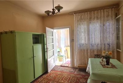 Casă cu 8 camere cu Teren 1188 Mp în Micălaca
