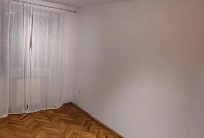 Apartament cu 3 camere semidecomandat, mobilat în Calea Dumbrăvii - 1
