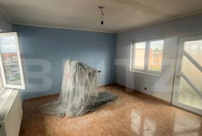 Apartament de vanzare, cu 3 camere, semidecomandat, 84 mp, z - 3