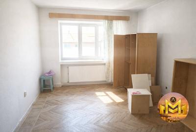 Apartament cu 3 camere decomandat în Central - 1