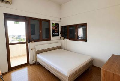 Apartament cu 3 camere semidecomandat în Olteni - 7