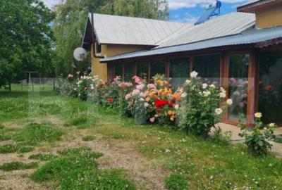 Casă cu 4 camere cu Teren 1710 Mp în Central