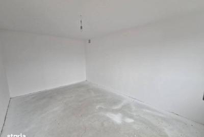 Casă cu 9 camere cu Canalizare în Central