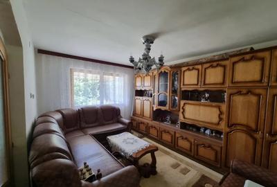 Casă cu 8 camere în Central