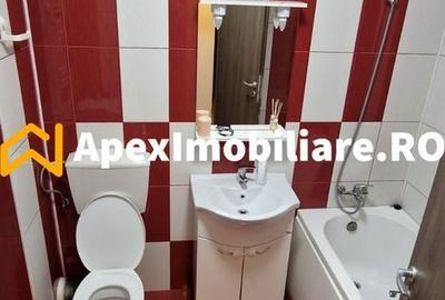 Garsonieră decomandată în Roșu