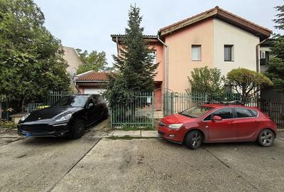 Casă individuală cu 4 camere cu Canalizare în Pipera