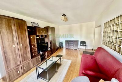 Apartament cu 3 camere decomandat în P-ța Unirii