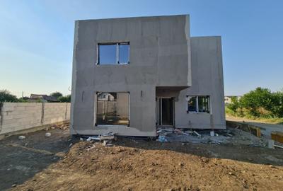 Case Cubiste in Faza de Executie Arhitectura Moderna, Teren Generos, Utilitati - 4