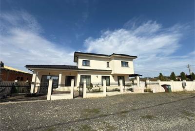 Casa individuala lux cu 5 camere - 395.000 euro - Sag - 2
