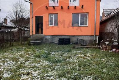 Casa spa?ioasa de vanzare pe strada Horea - 1