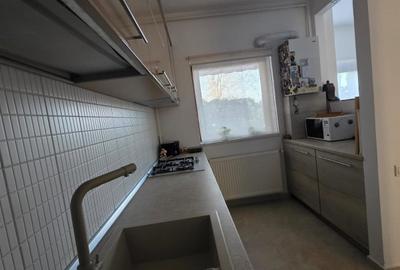 Apartament cu 3 camere decomandat în Central - 1