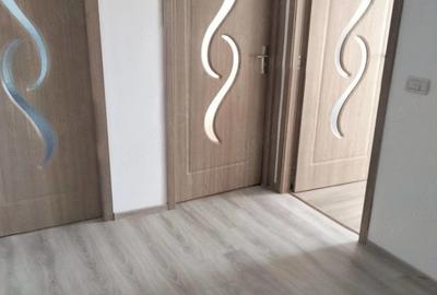 Apartament cu 3 camere decomandat în Central - 1