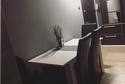 Apartament cu 4 camere decomandat în Central - 1